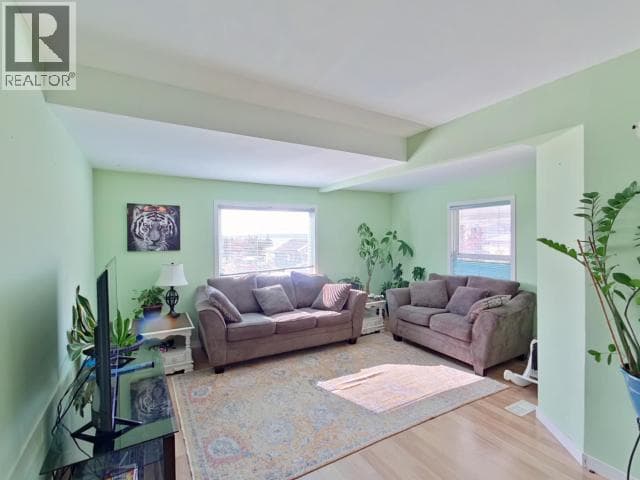 4570 MICHIGAN AVE photo 2