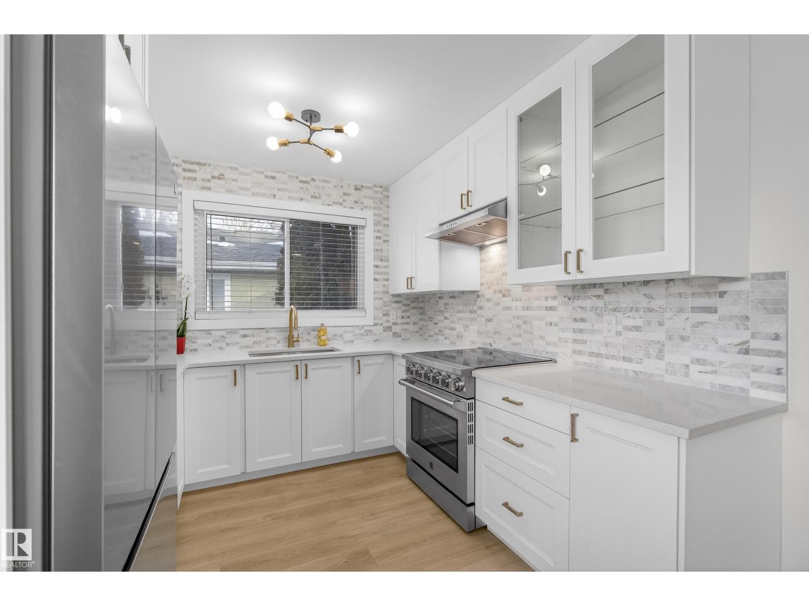 5 bed 3 bath single family at 712 KNOTTWOOD RD NW — $519,900
