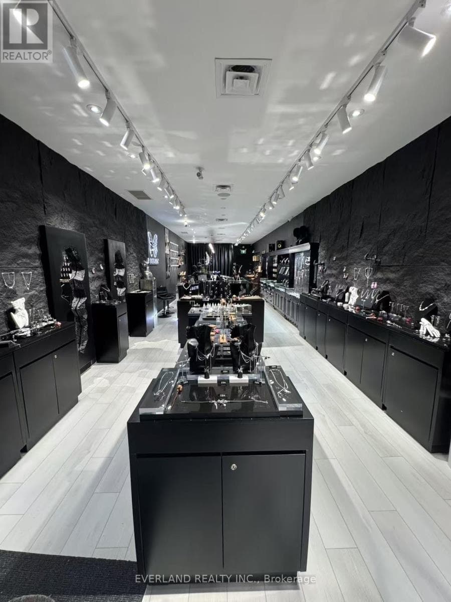 2515 YONGE STREET photo 2