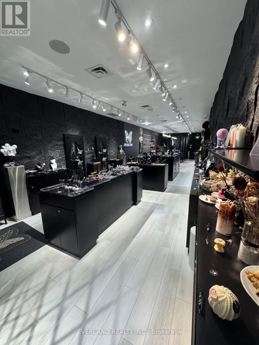 2515 YONGE STREET photo 4