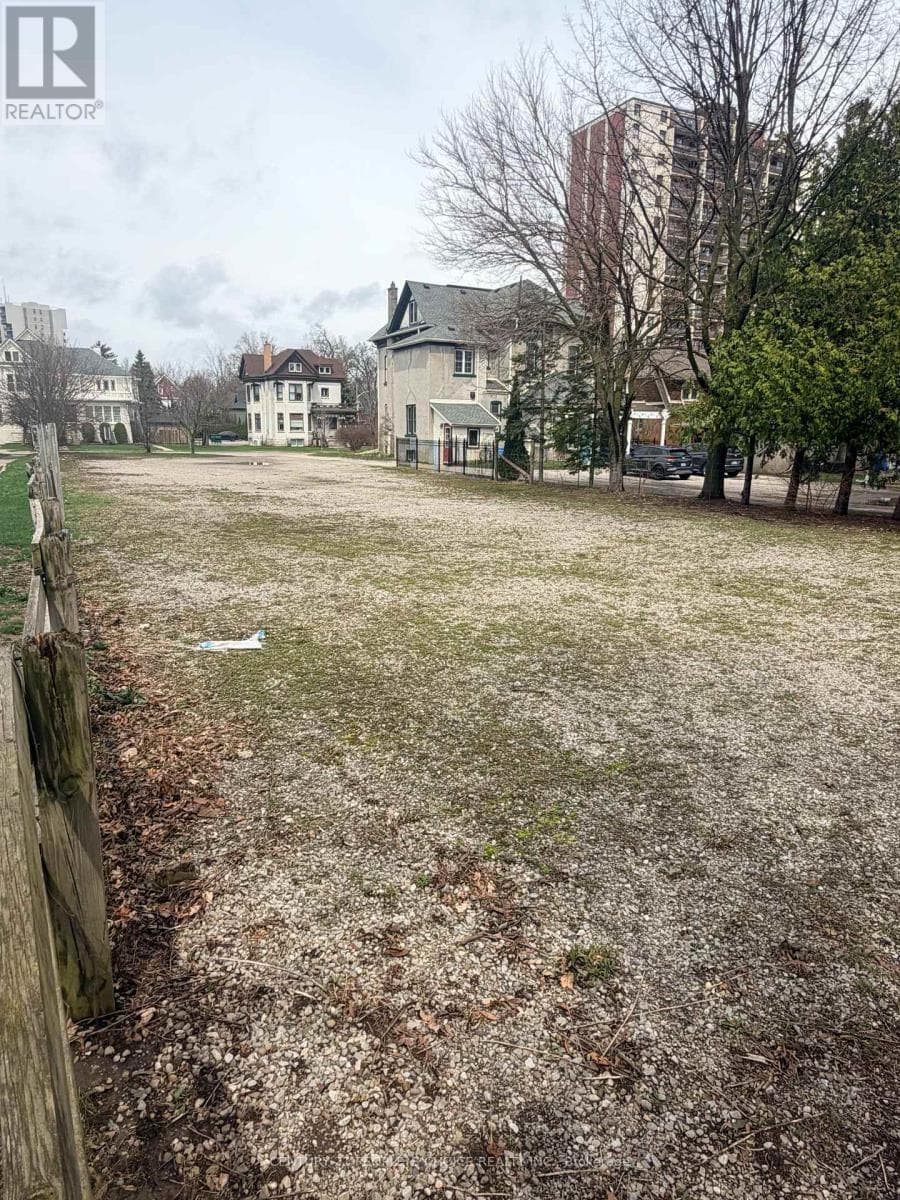 237 FREDERICK STREET photo 3