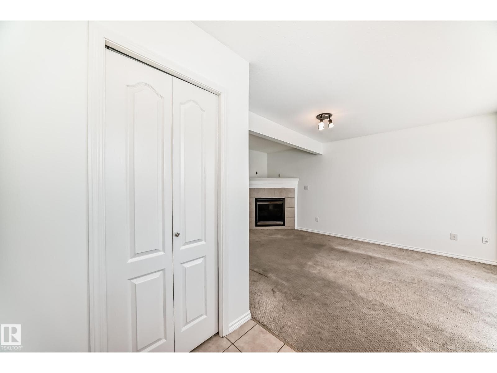 11727 83 ST NW photo 5