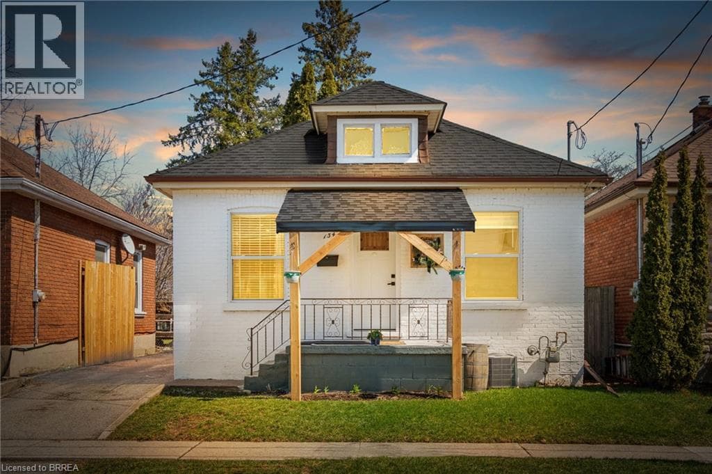 3 bed 2 bath single family at 134 SUPERIOR Street — $500,000