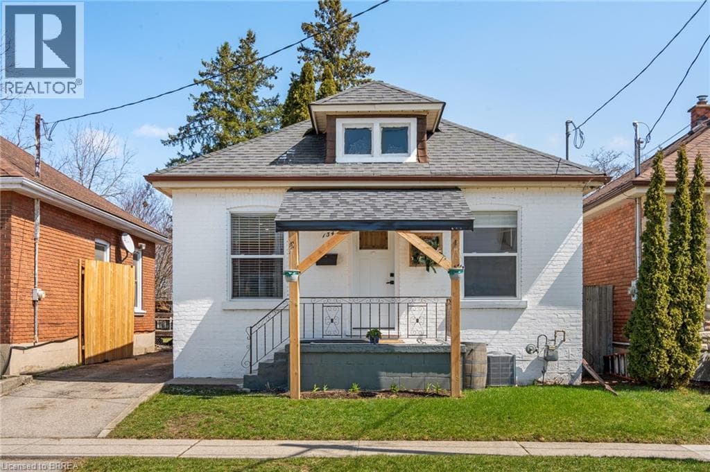 134 SUPERIOR Street photo 2