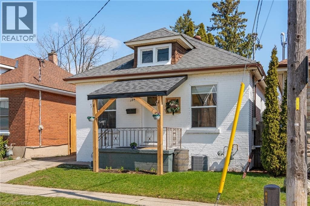 134 SUPERIOR Street photo 4