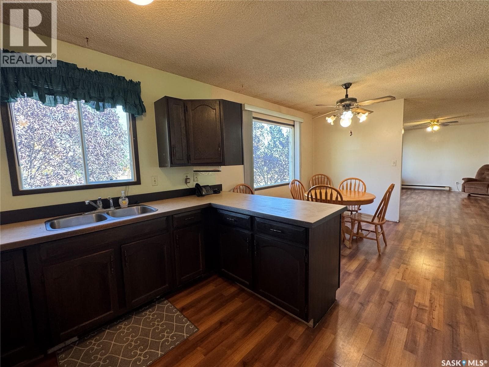 202 4th AVENUE photo 3