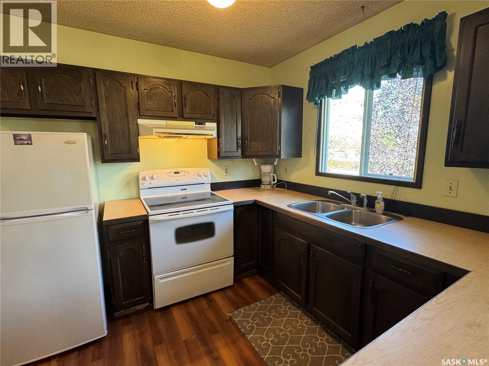 202 4th AVENUE photo 4