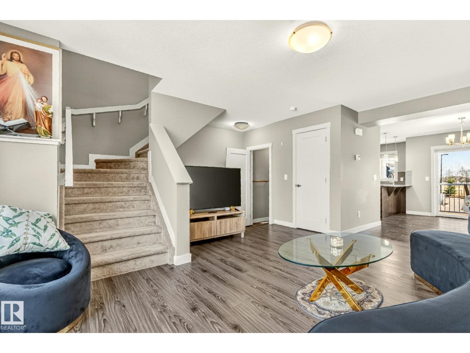 4131 30 ST NW photo 5
