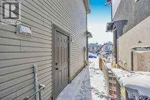 210 Saddlebrook Way NE photo 2