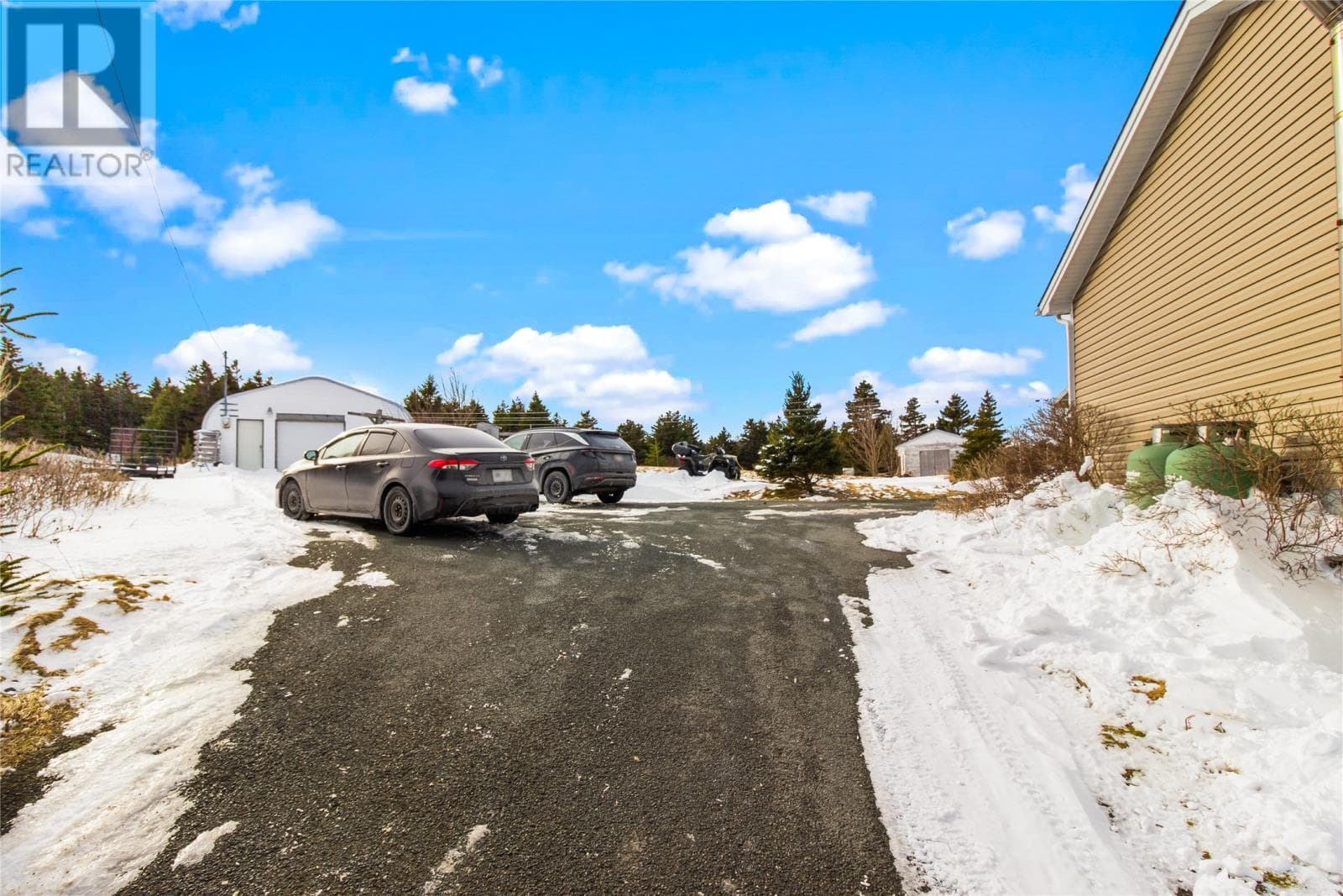 573 Main Road photo 4
