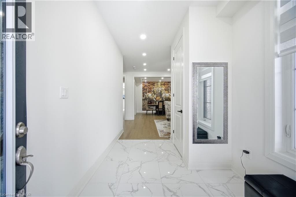 112 BLUEBIRD Boulevard photo 4