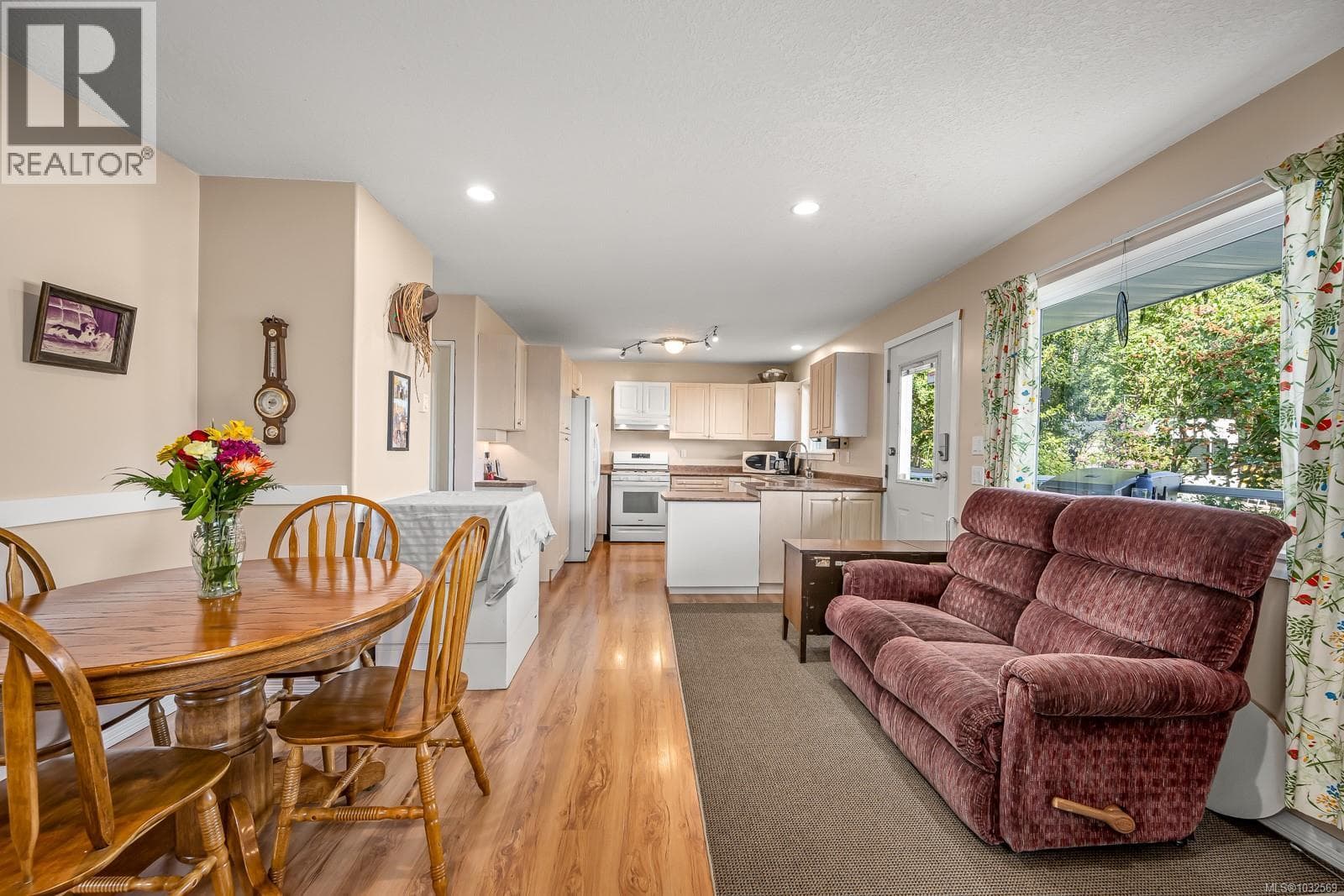 5 6919 Island Hwy W photo 11
