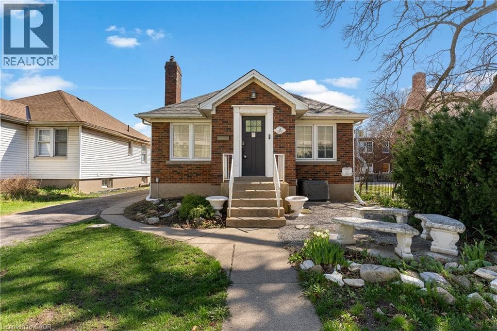 3 bed 2 bath single family at 14 DUNLOP Drive — $549,900