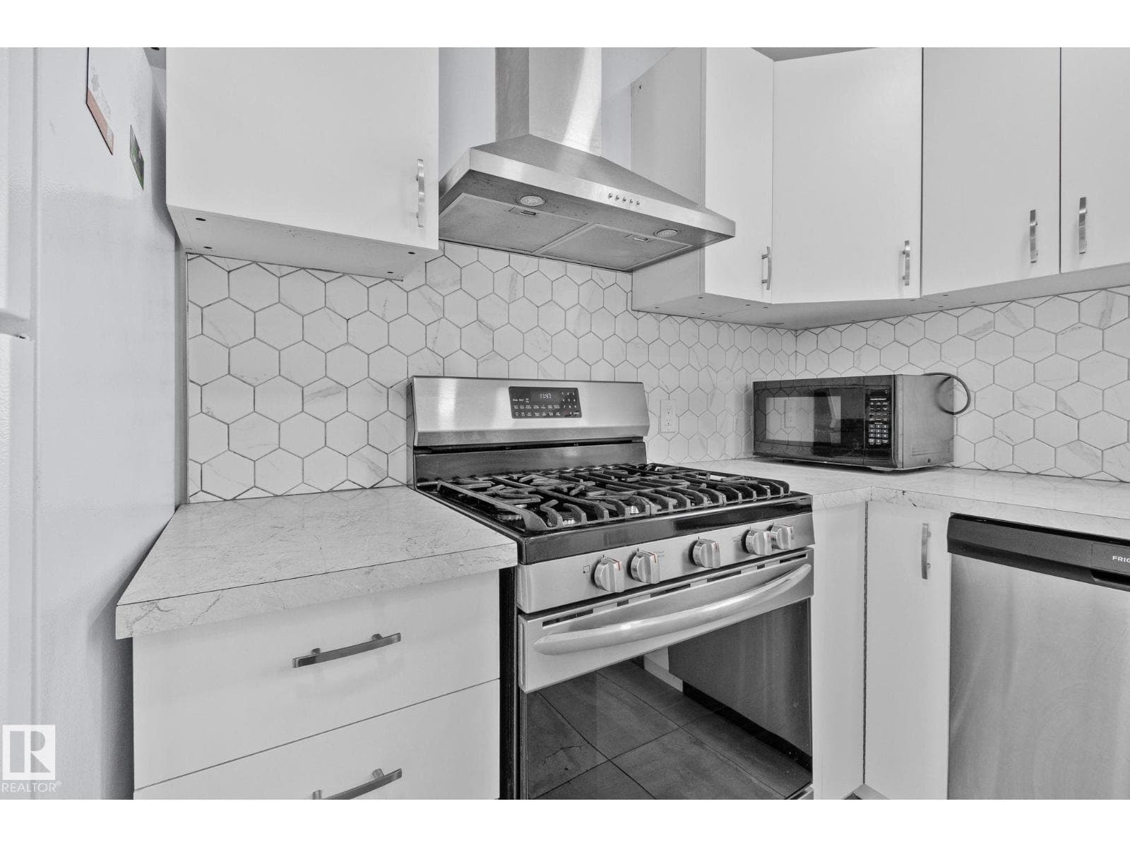 12002 37 ST NW photo 4