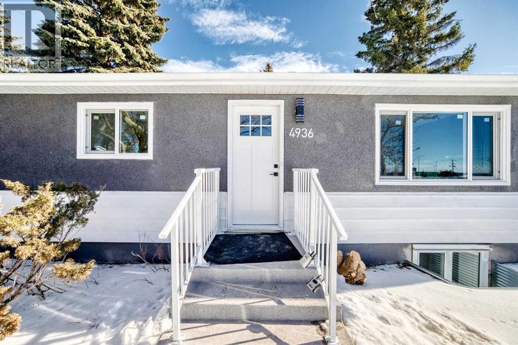 4936 45 Street SW photo 4