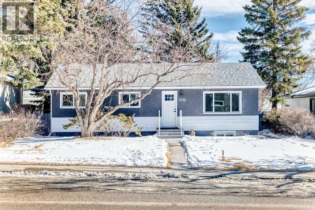 4936 45 Street SW photo 3