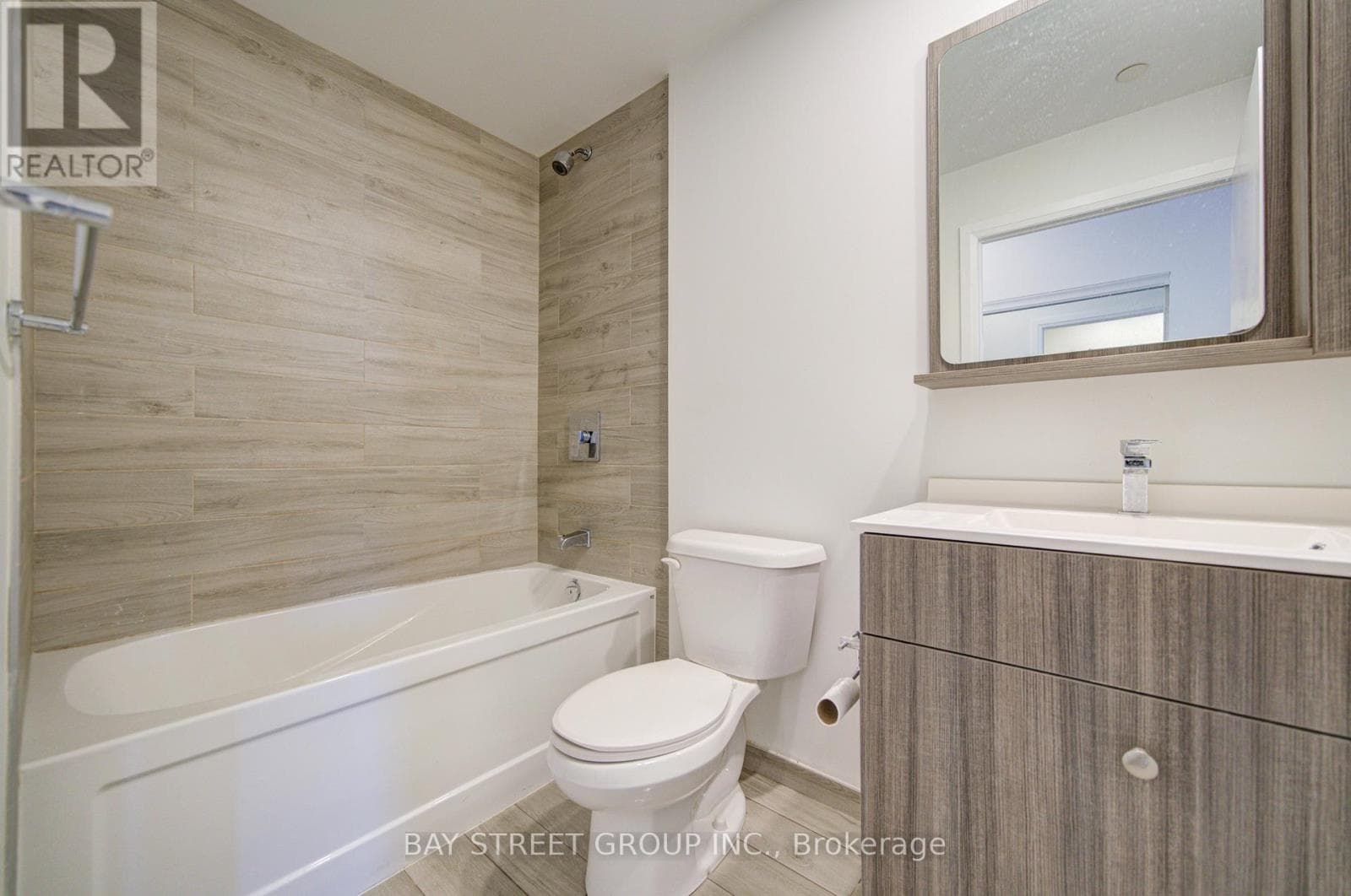 1509 - 75 CANTERBURY PLACE photo 4