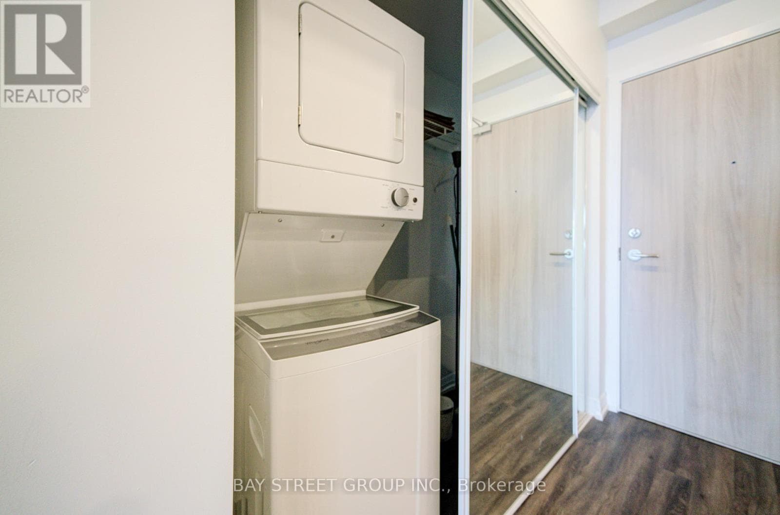 1509 - 75 CANTERBURY PLACE photo 5