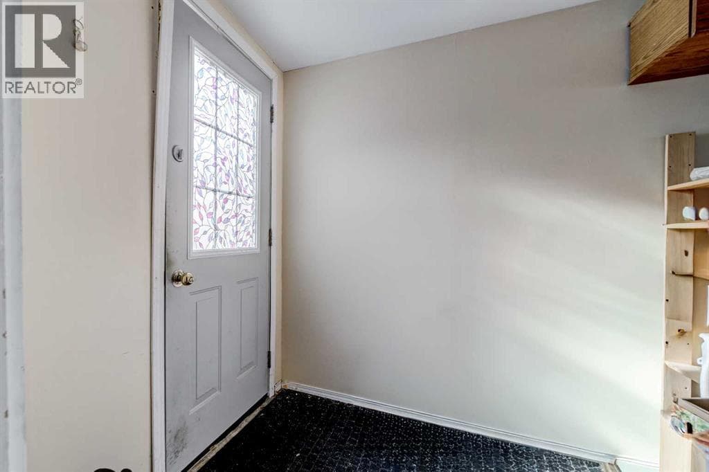 55, 1410 43 Street S photo 4