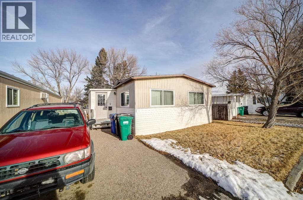 55, 1410 43 Street S photo 2