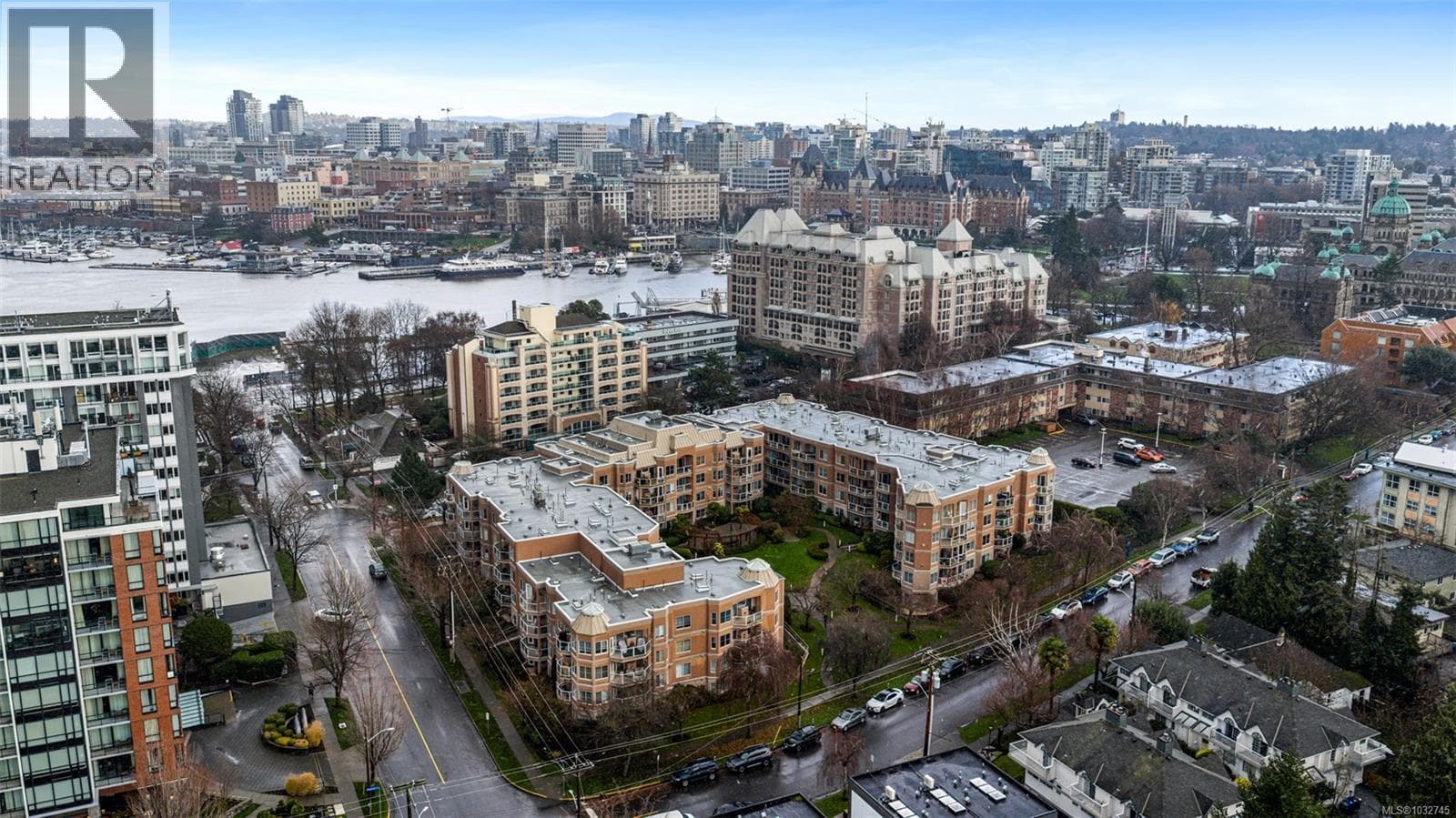 306 405 Quebec St photo 2
