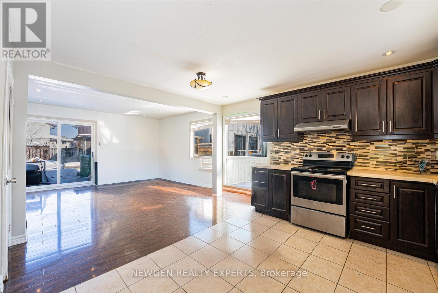 1 JACOBS SQUARE photo 5