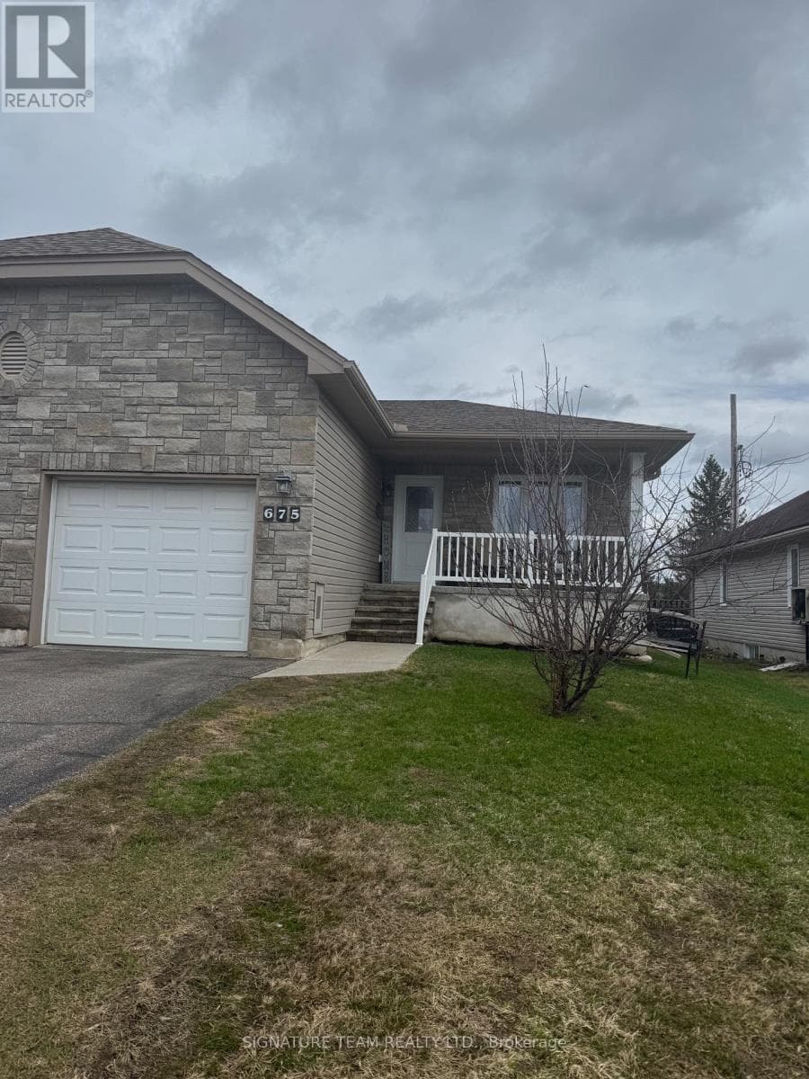 675 ABERDEEN STREET photo 2