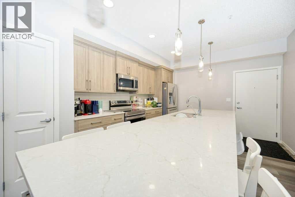 406, 80 Carrington Plaza NW photo 3