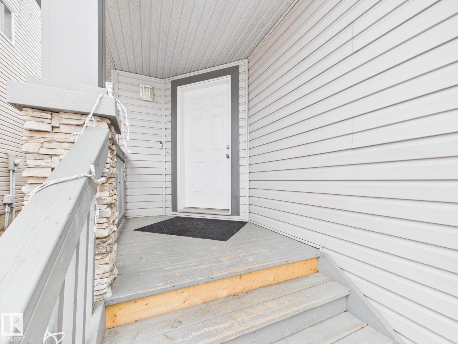 9073 Scott CR NW photo 5