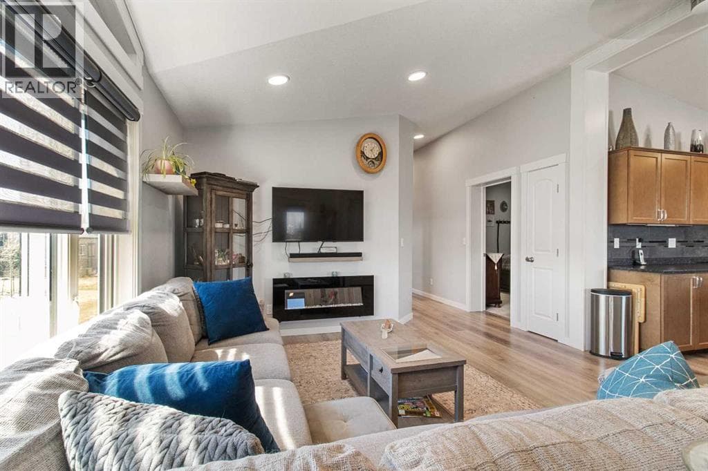 93, 41019 range road 11 photo 4