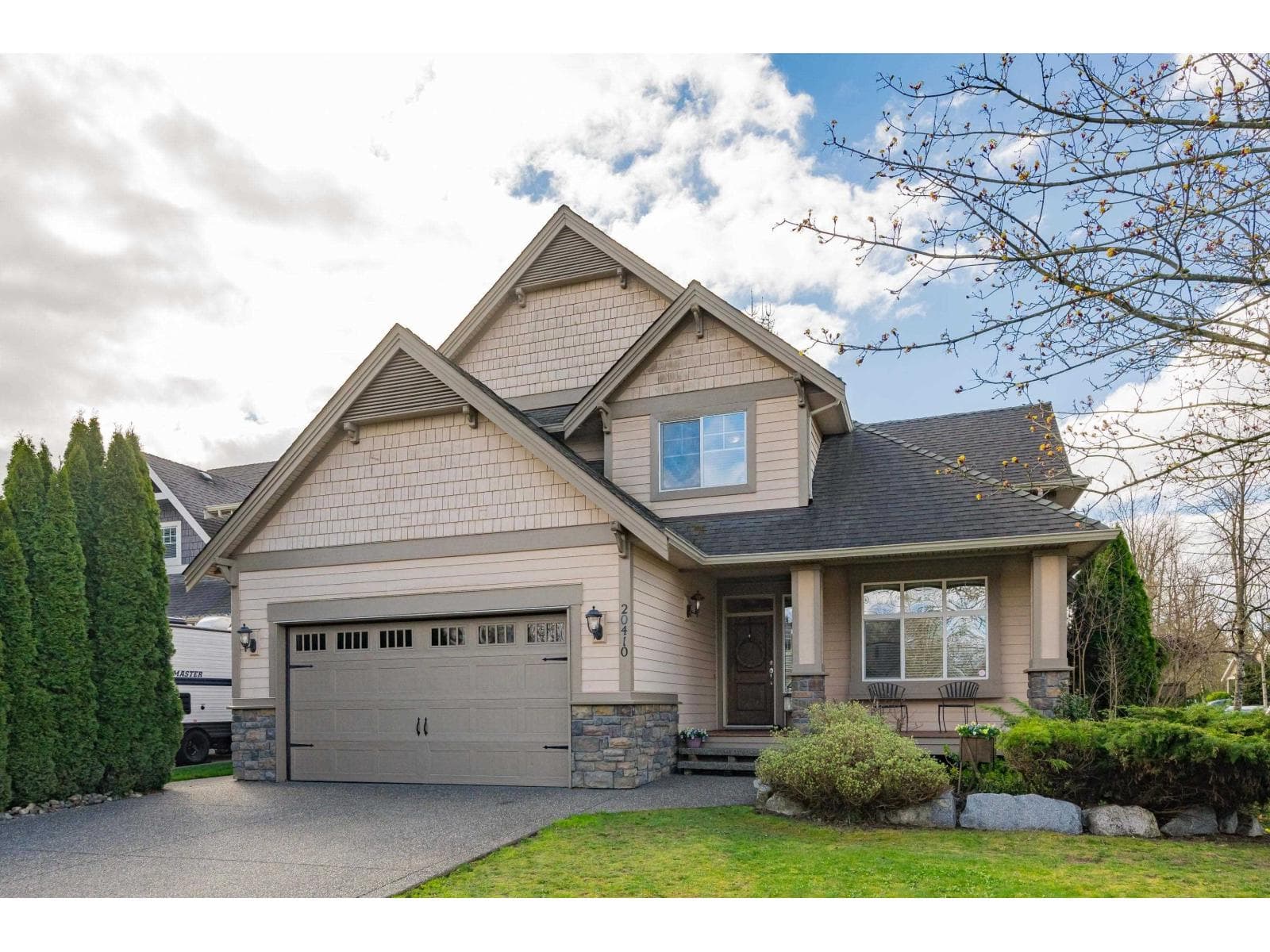 20410 98A AVENUE photo 2