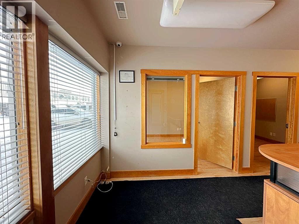 6B, 380 Mackenzie Boulevard photo 4