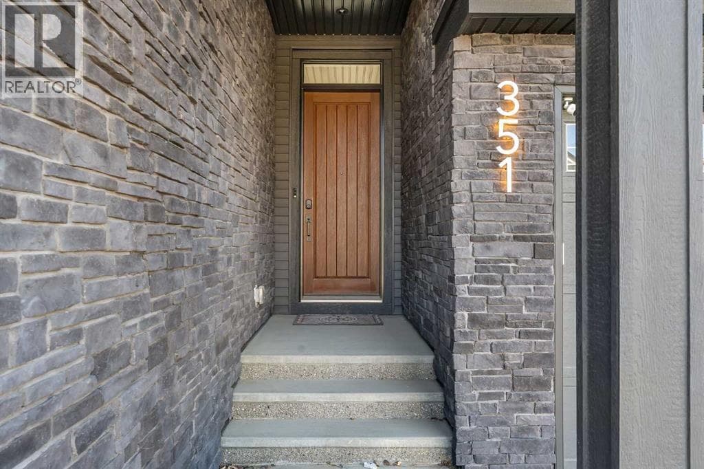 351 Lucas Way NW photo 4