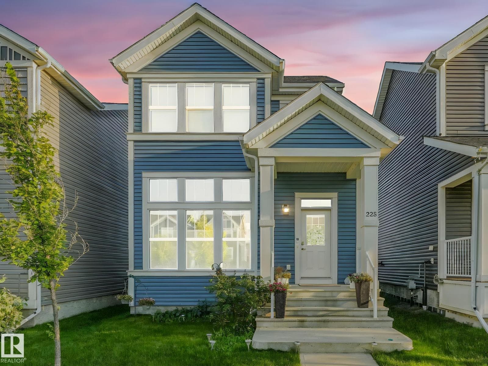 3 bed 3 bath single family at 225 SOUTHFORK DR — $529,500