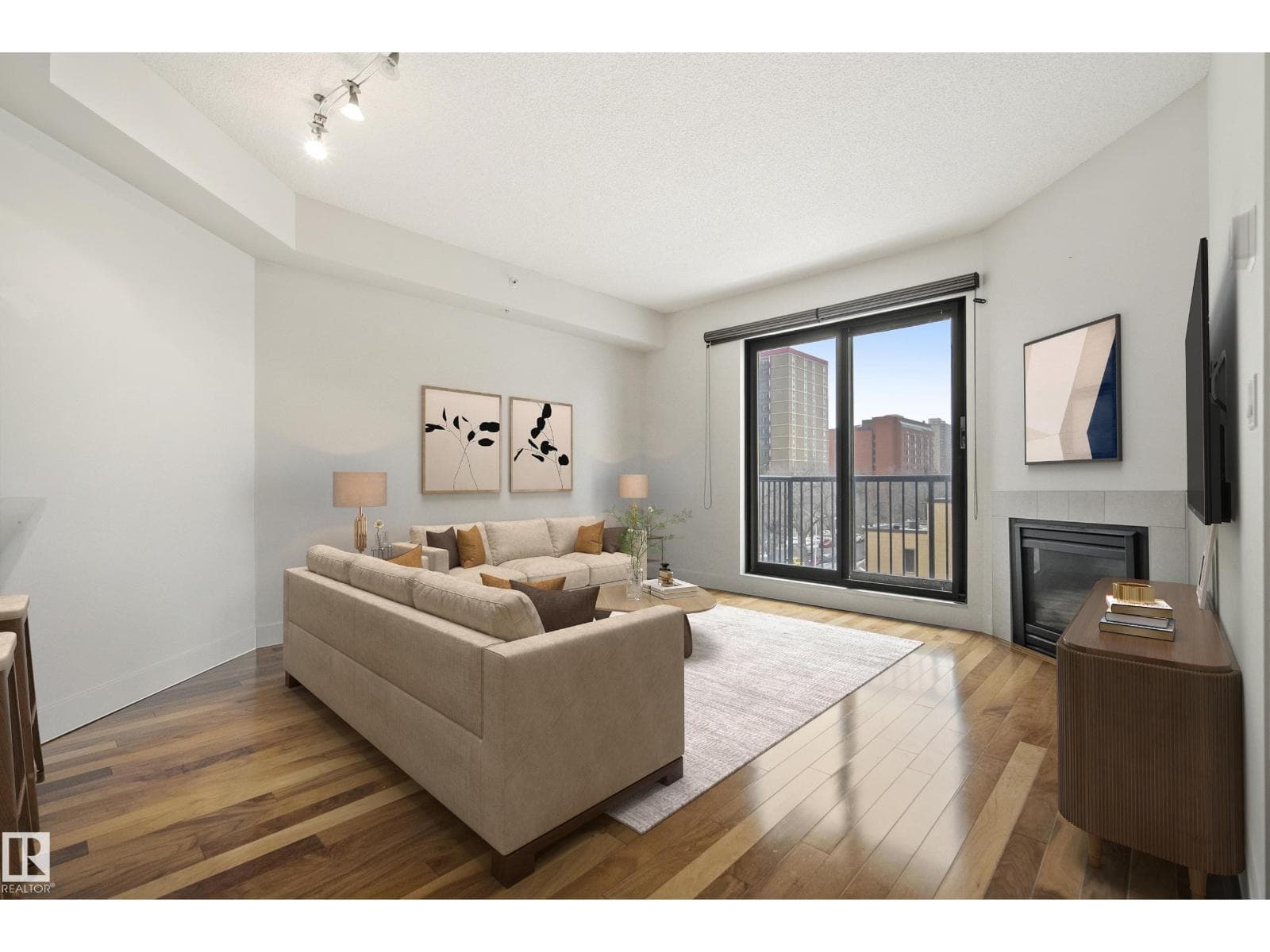 #401 11933 JASPER AV NW photo 2