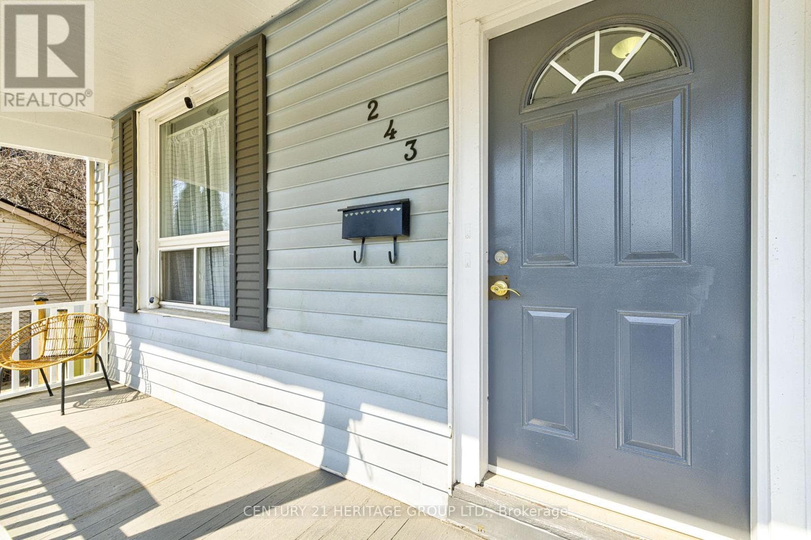 243 GIBSON AVENUE photo 2