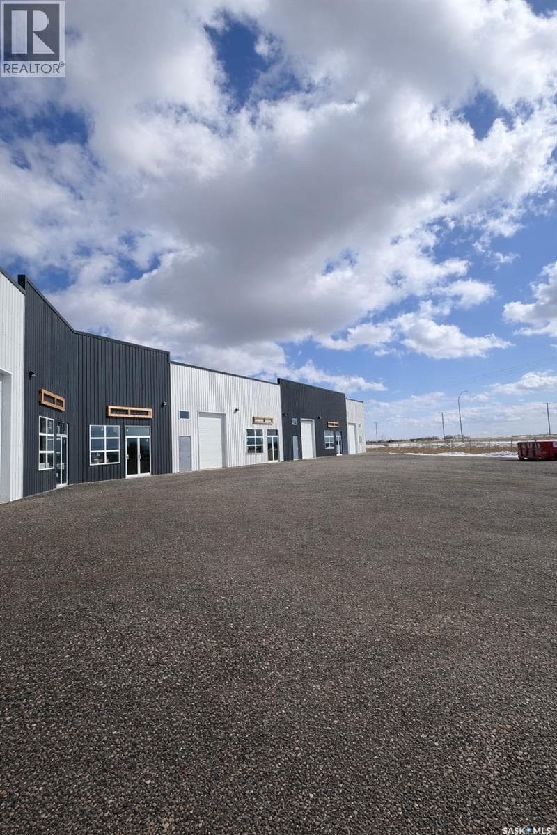 9&10 213 Service ROAD W — photo 3