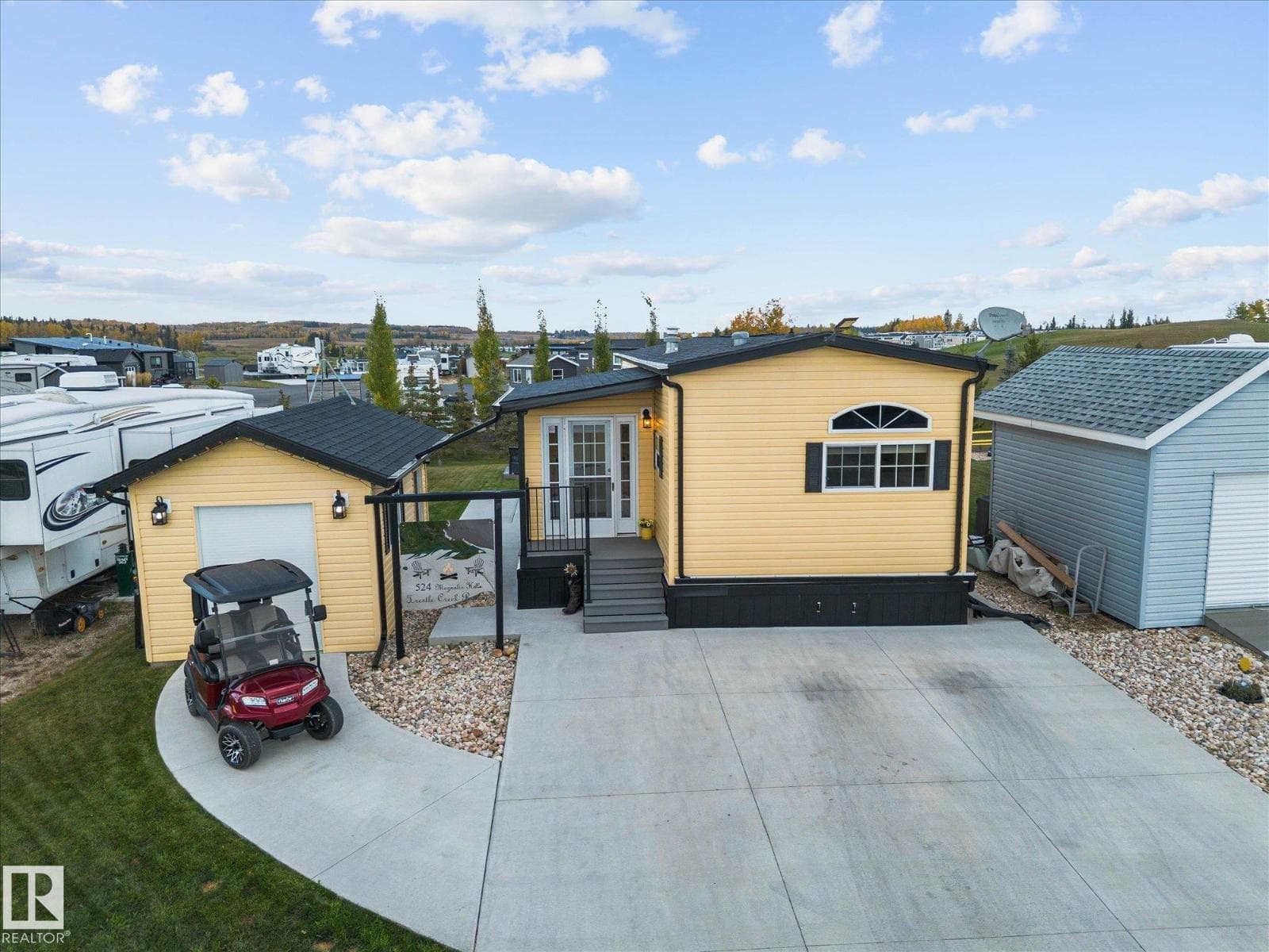 1 bed 1 bath single family at #524 53126 RGE ROAD 70 — $275,000