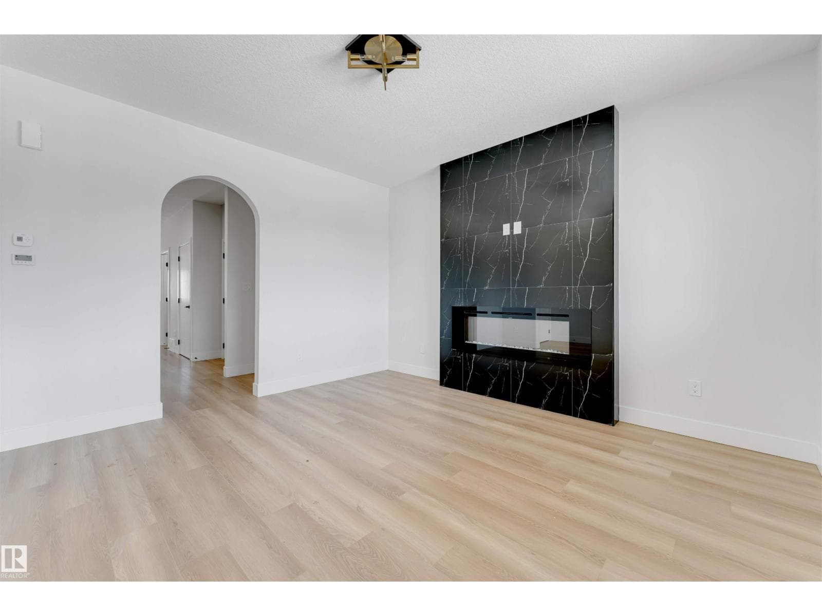 22932 80 AV NW photo 5
