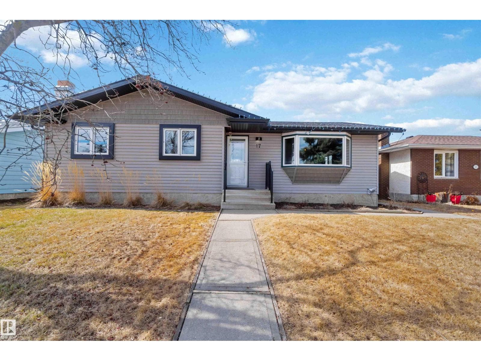 4 bed 3 bath single family at 17 Windsor ST — $449,000