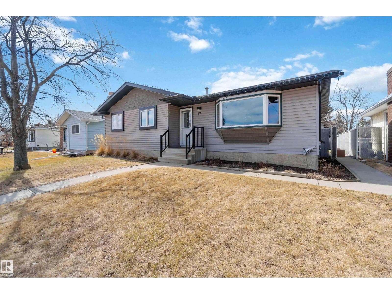 17 Windsor ST photo 2