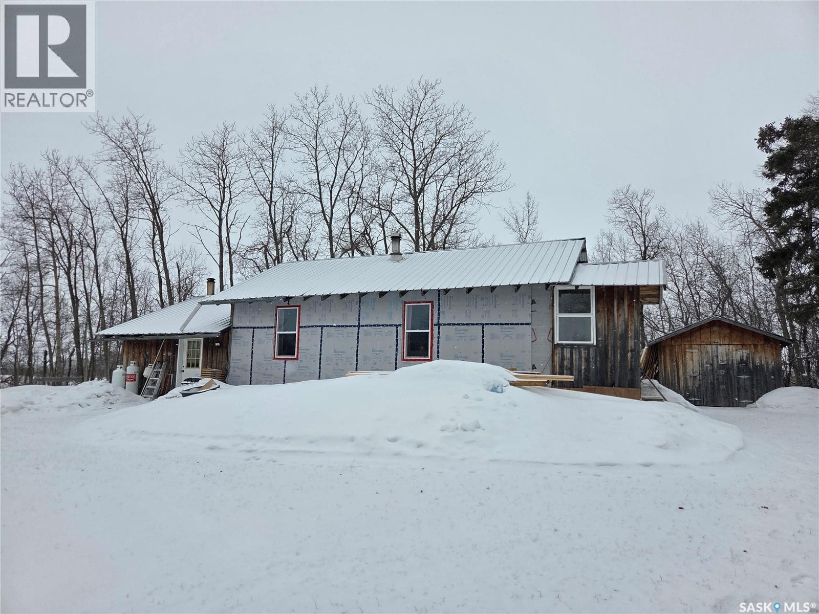 1 bed 1 bath single family at 35061 RANGE RD 2081 RNG-RD — $179,900