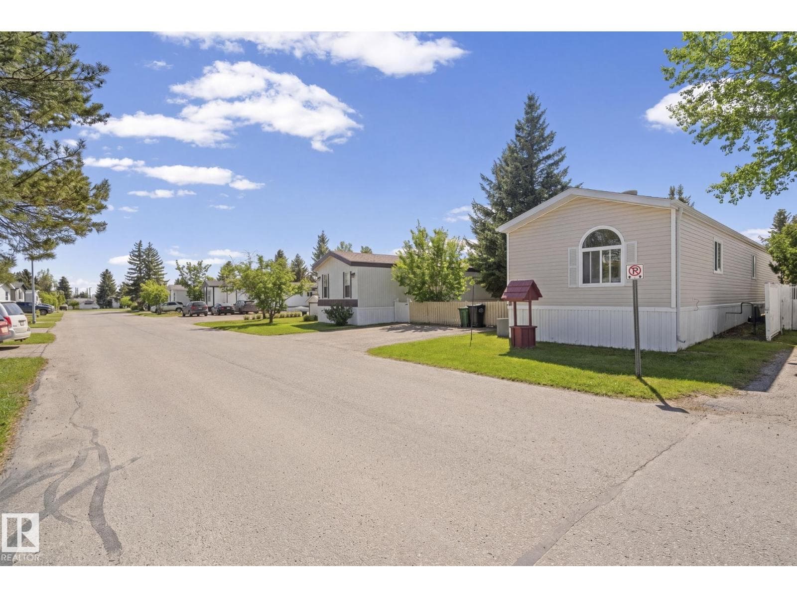 3 bed 2 bath single family at 66 Evergreen Park NE — $119,900
