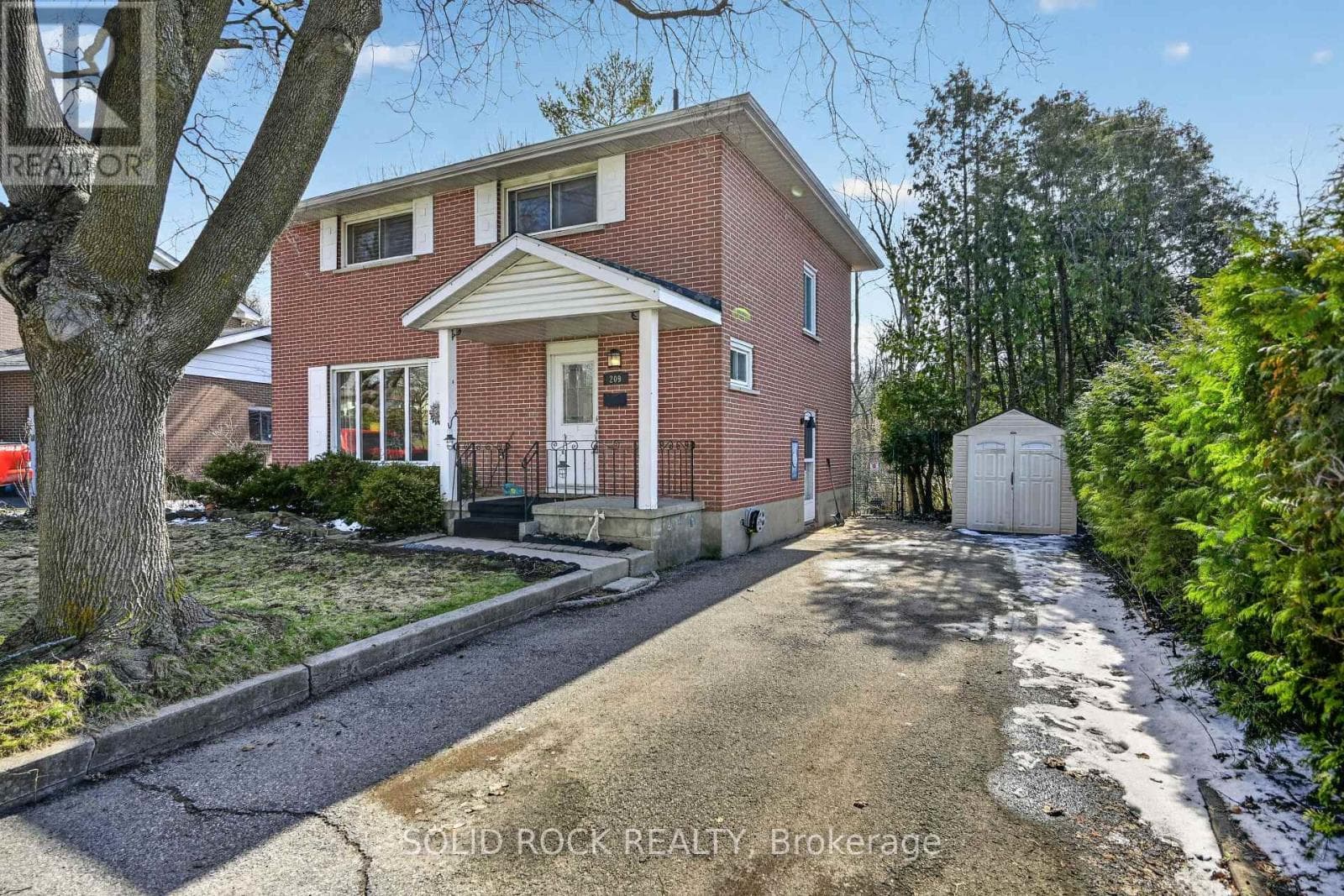 209 REYNOLDS DRIVE E photo 2