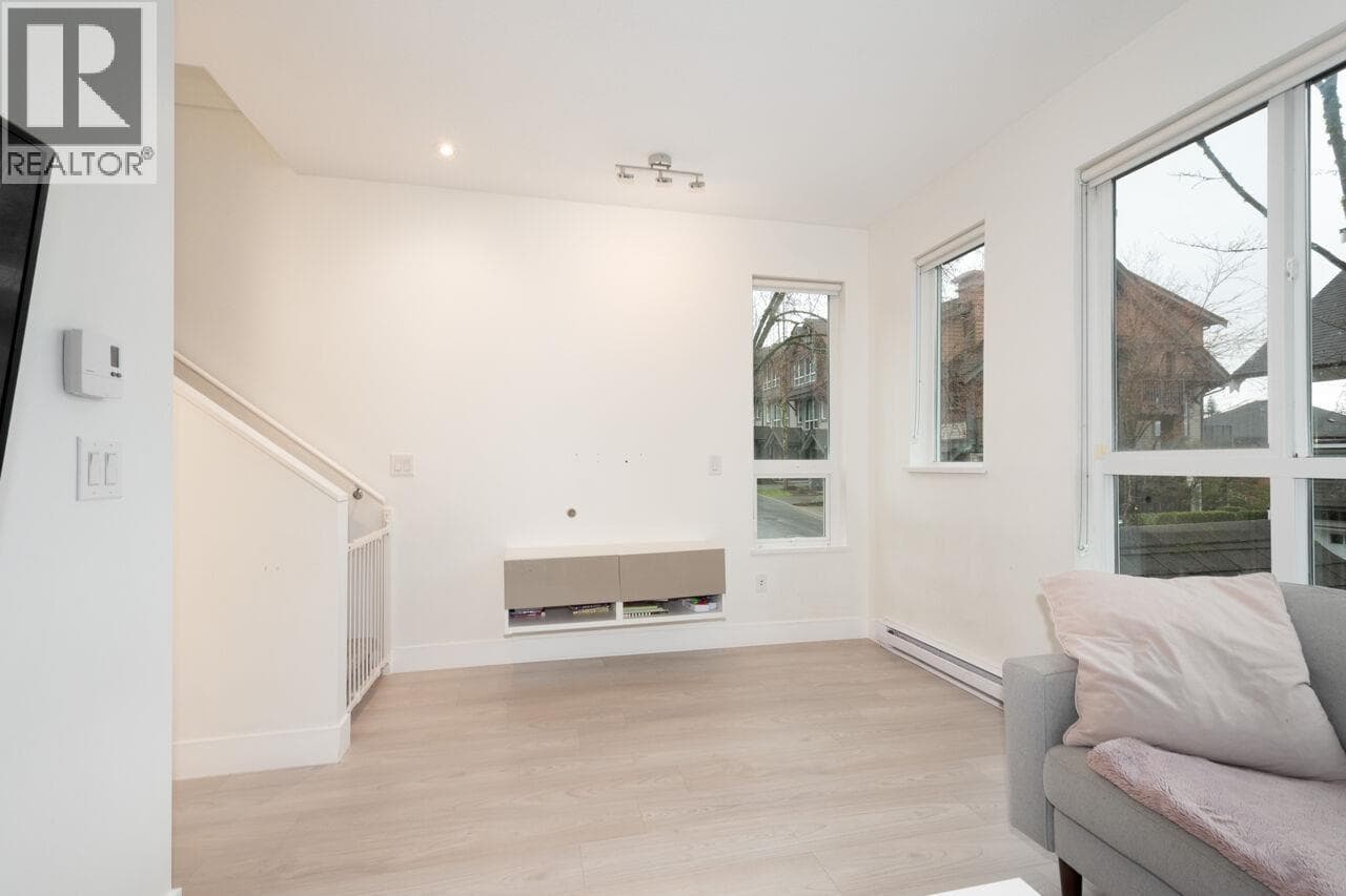 116 1460 SOUTHVIEW STREET photo 5