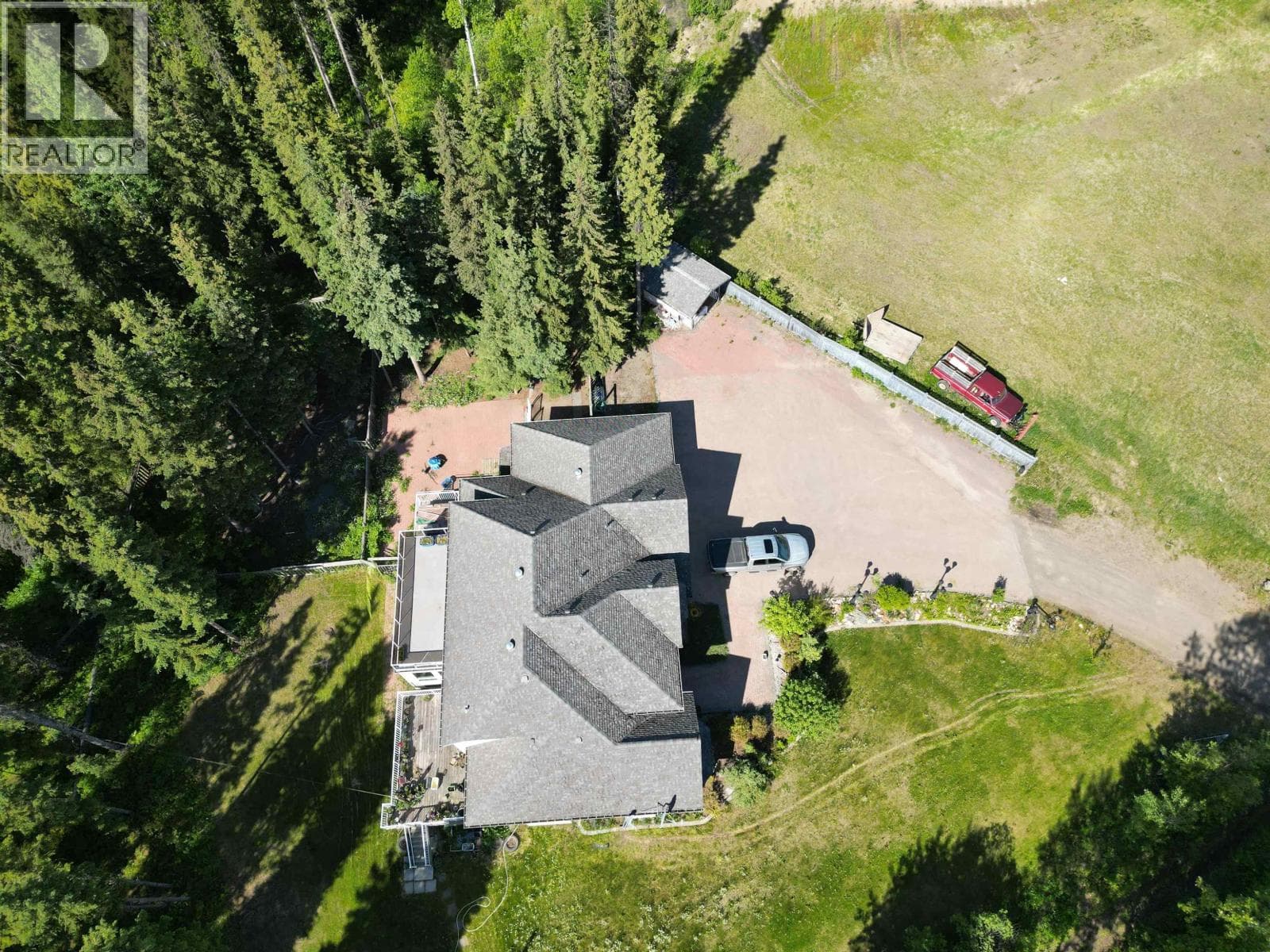 585 5TH AVENUE photo 4
