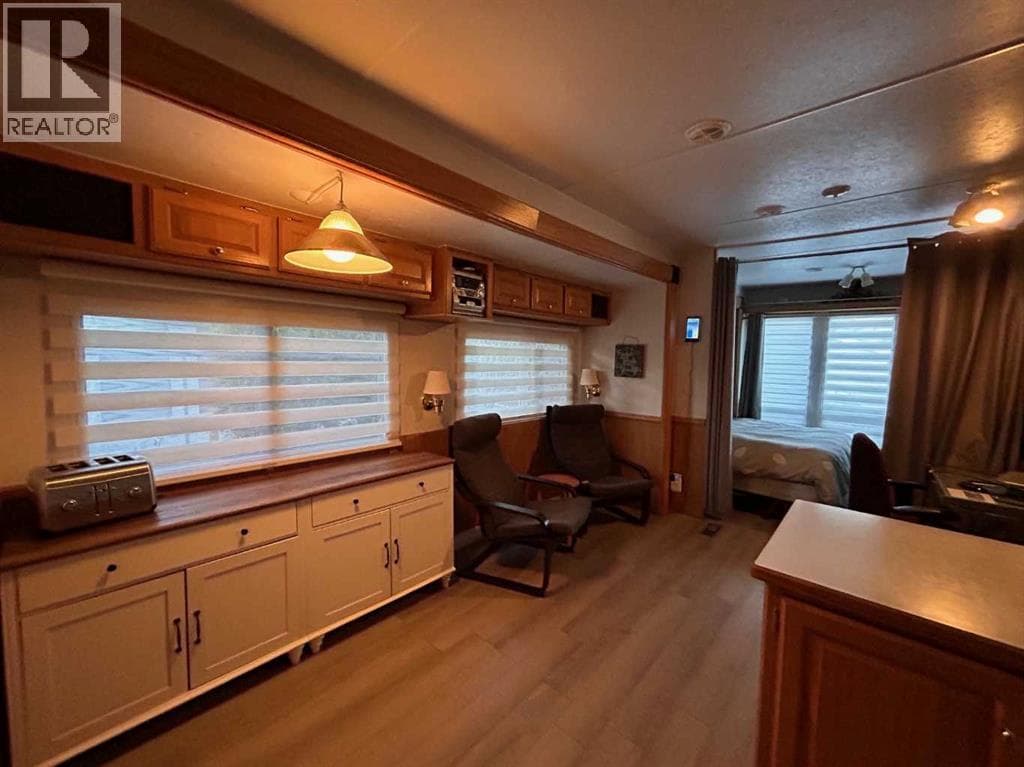 186 2540 TWP 353 photo 4