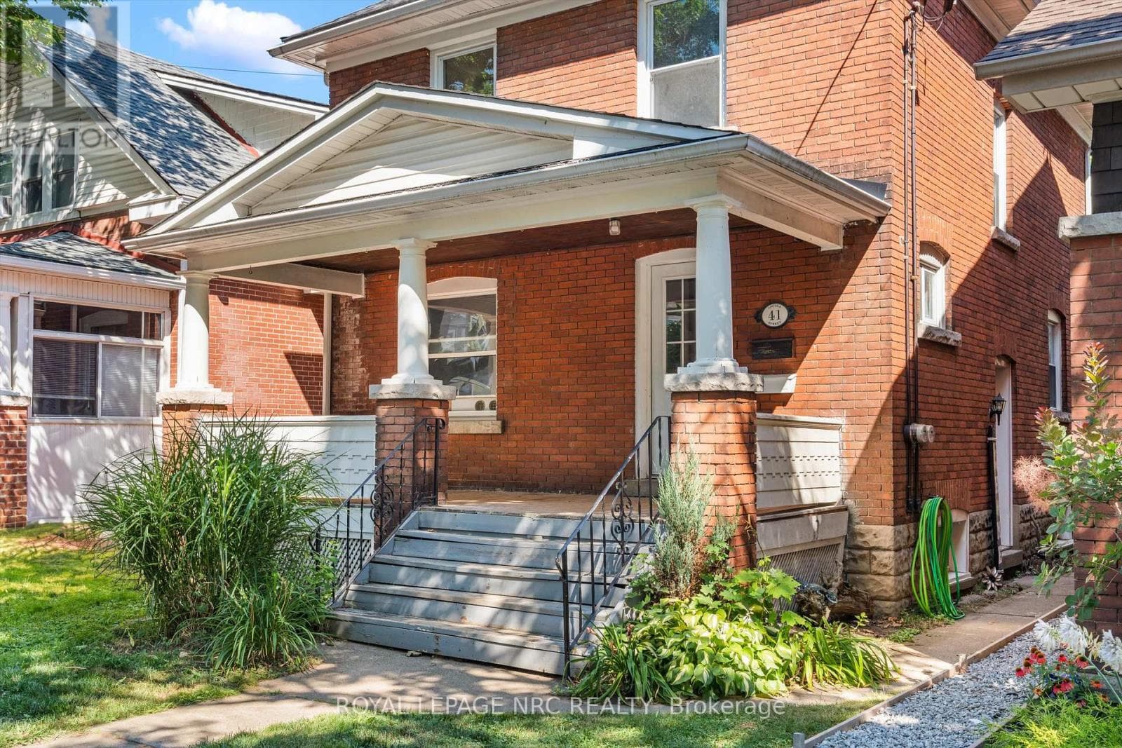 41 LOUISA STREET photo 3