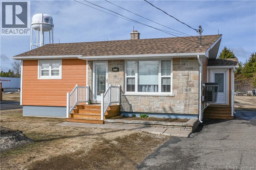 2 bed 2 bath single family at 4279 Beauregard Street — $179,000
