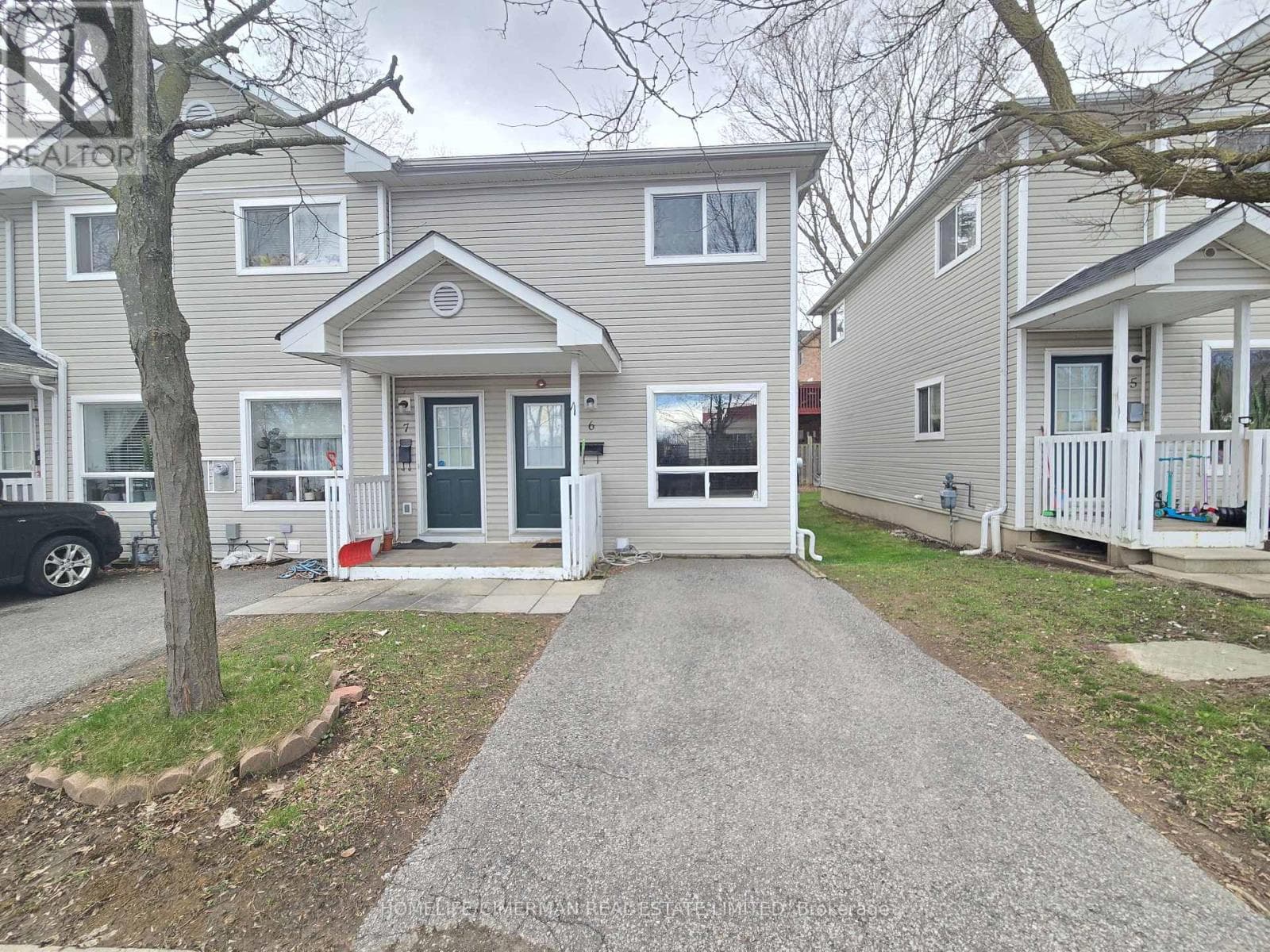 3 bed 2 bath single family at 6 - 4277 LAWRENCE AVENUE E — $629,900